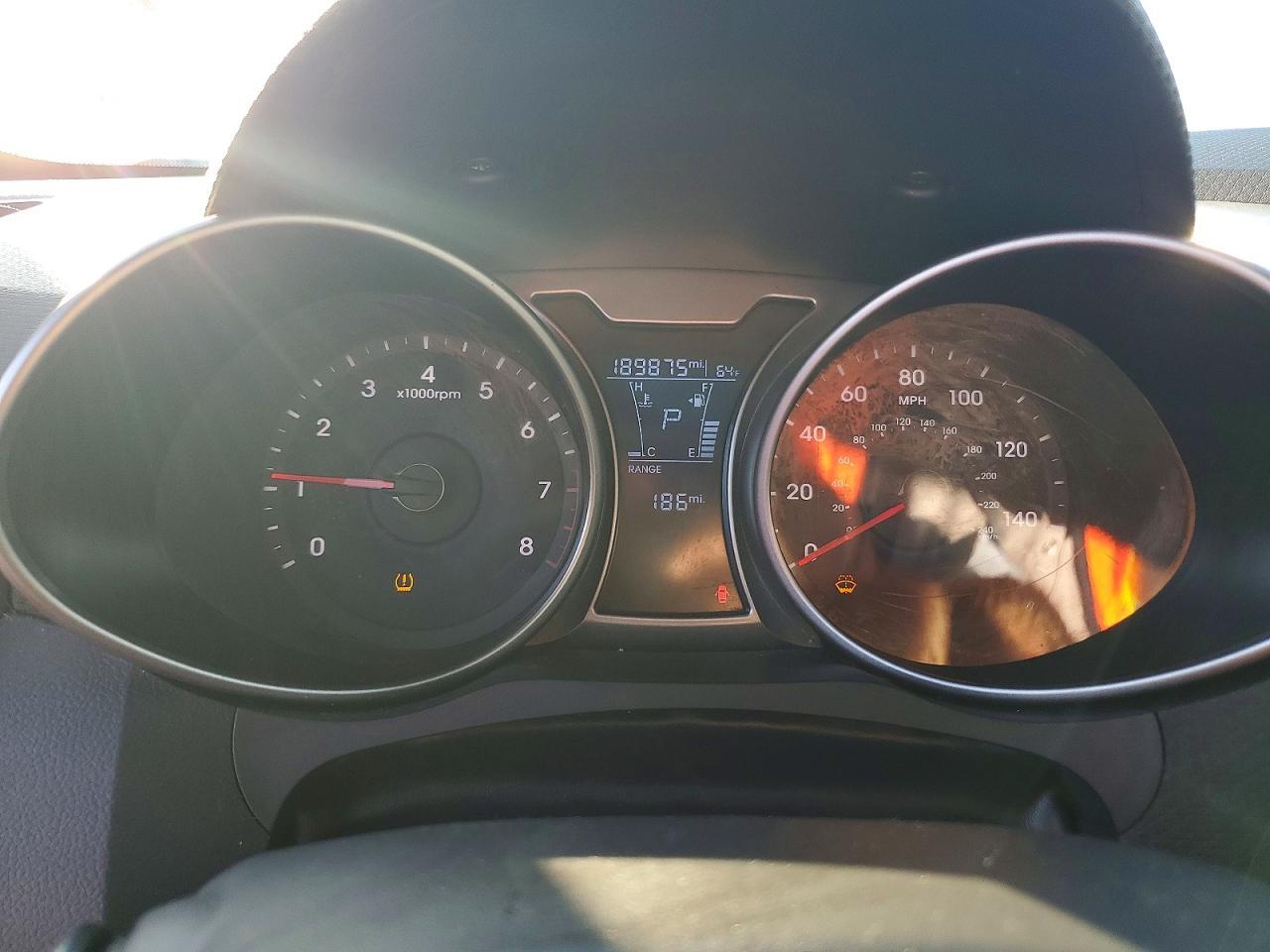 2016 Hyundai Veloster Base - zdjęcie 9