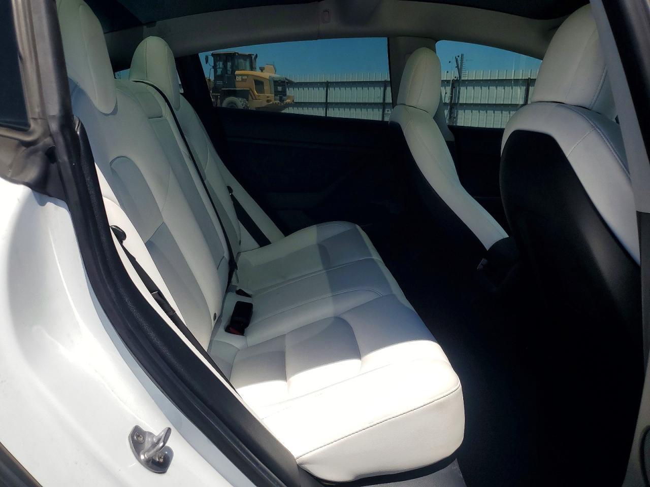 2021 Tesla Model 3 - zdjęcie 10