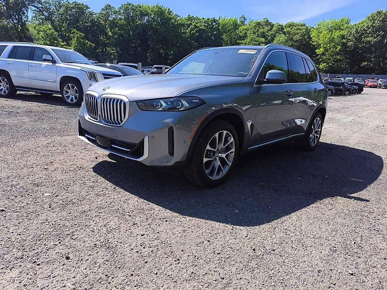 2026 BMW X5 xDrive40I - zdjęcie główne