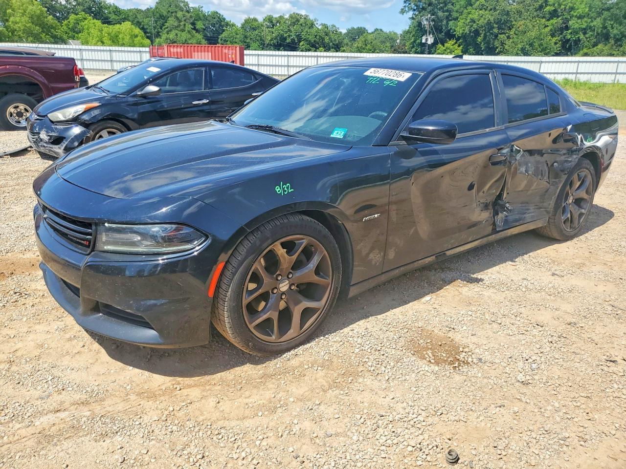 2015 Dodge Charger R - zdjęcie główne