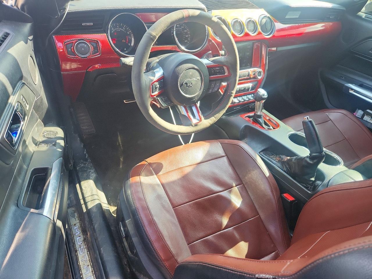2016 Ford Mustang - zdjęcie 8