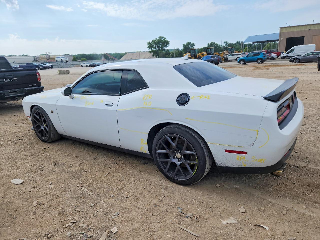 2016 Dodge Challenger R - zdjęcie 2