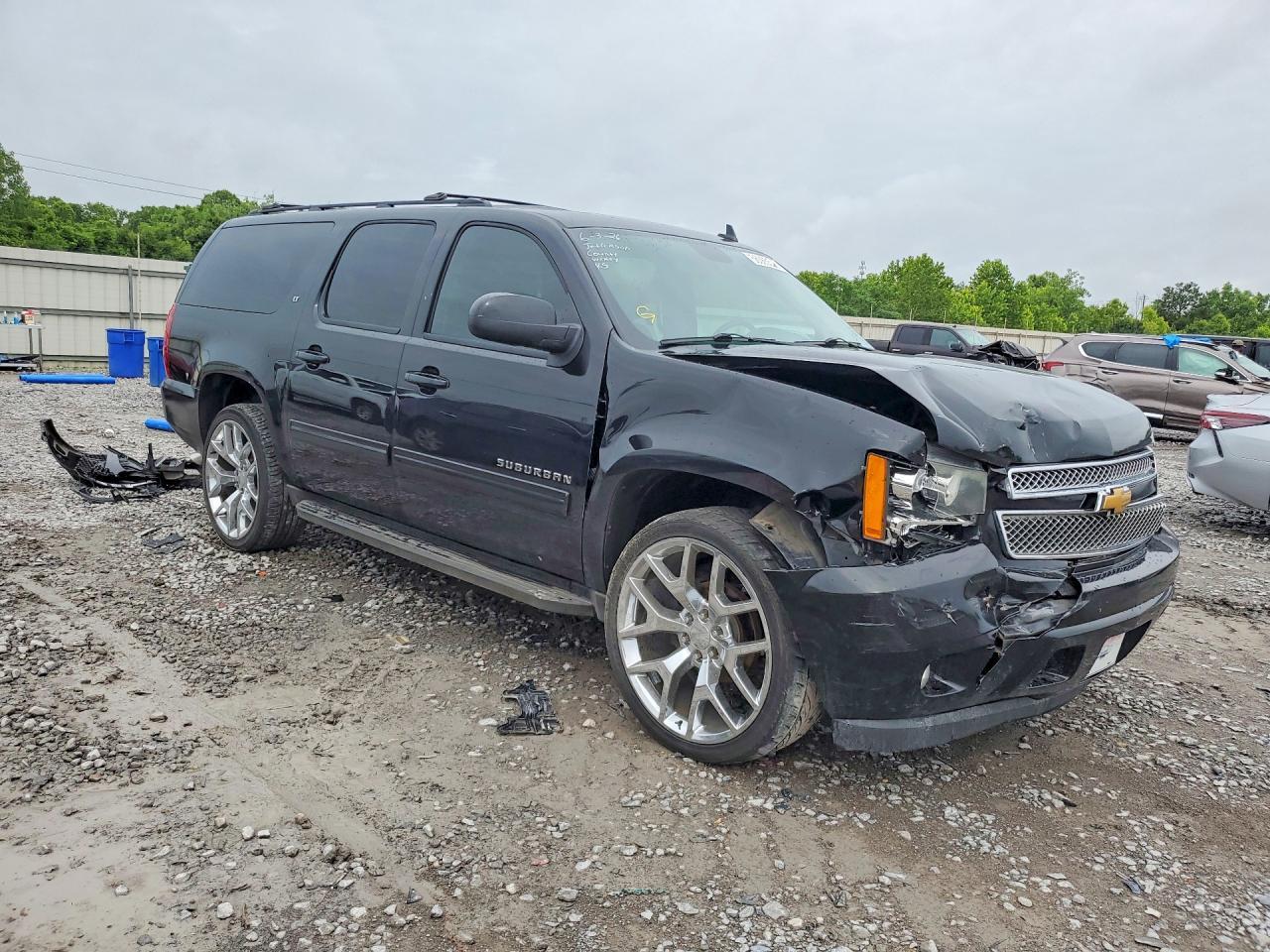 2013 Chevrolet Suburban C1500 Lt - zdjęcie 4