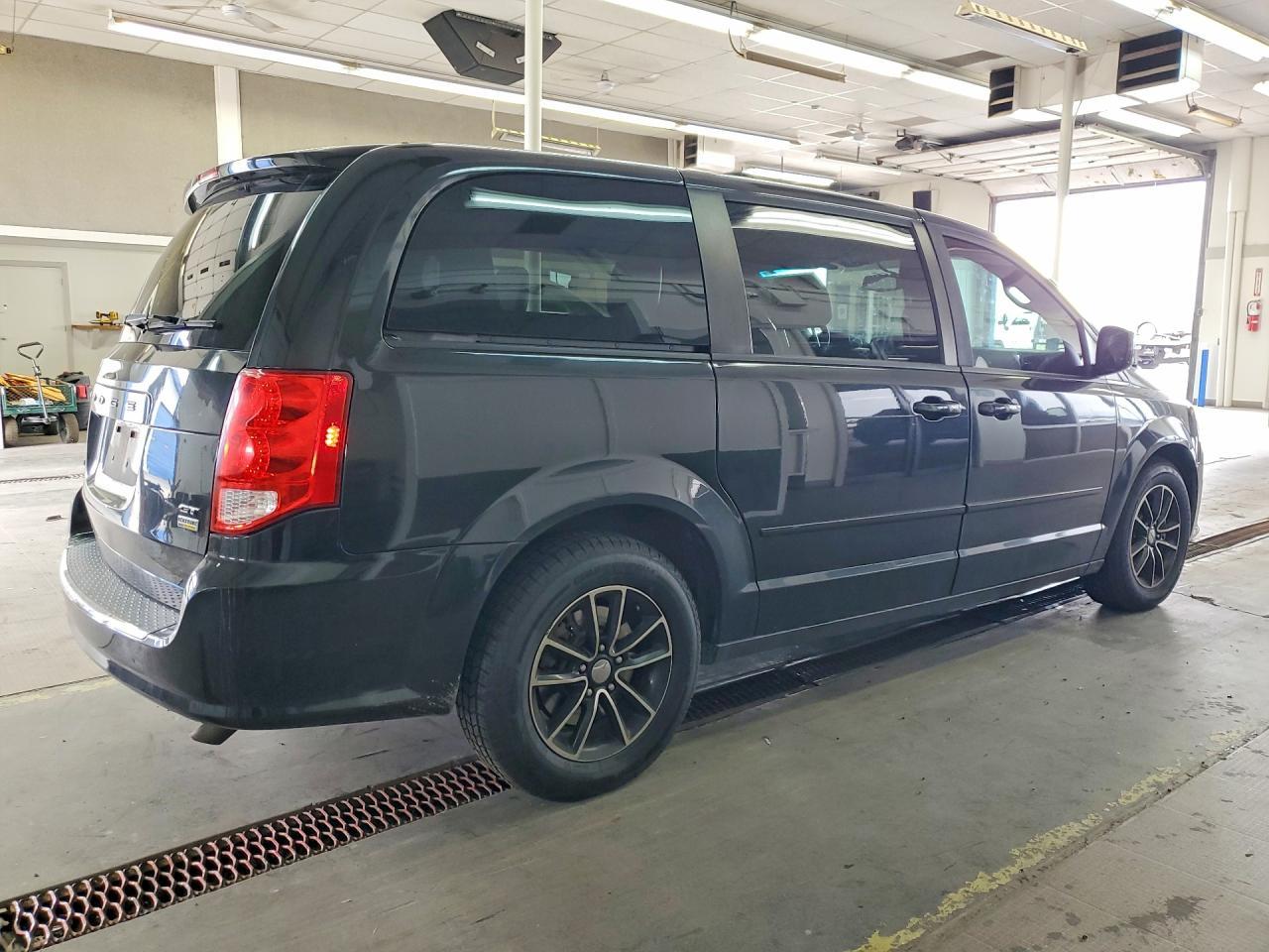 2017 Dodge Grand Caravan Gt - zdjęcie 3