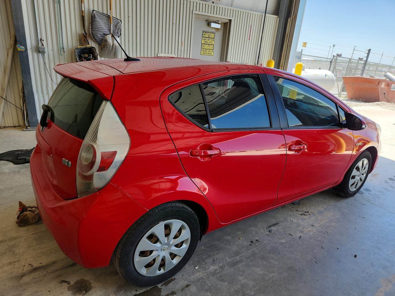 2014 Toyota Prius C Three - zdjęcie 3
