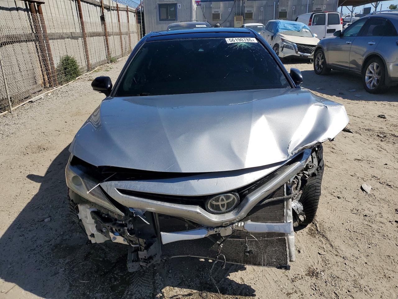 2019 Toyota Camry Xse - zdjęcie 5