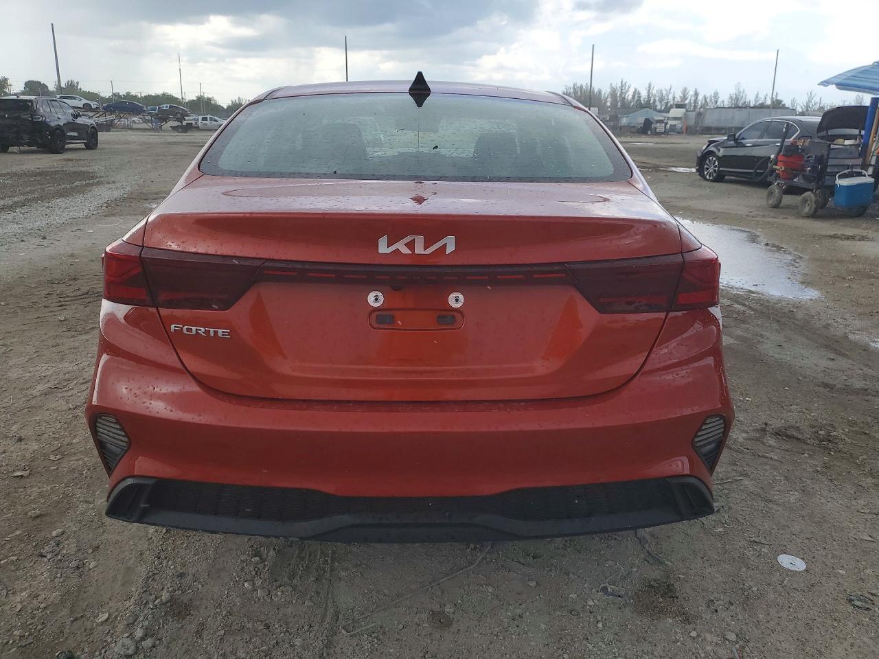 2023 Kia Forte Lxs - zdjęcie 6