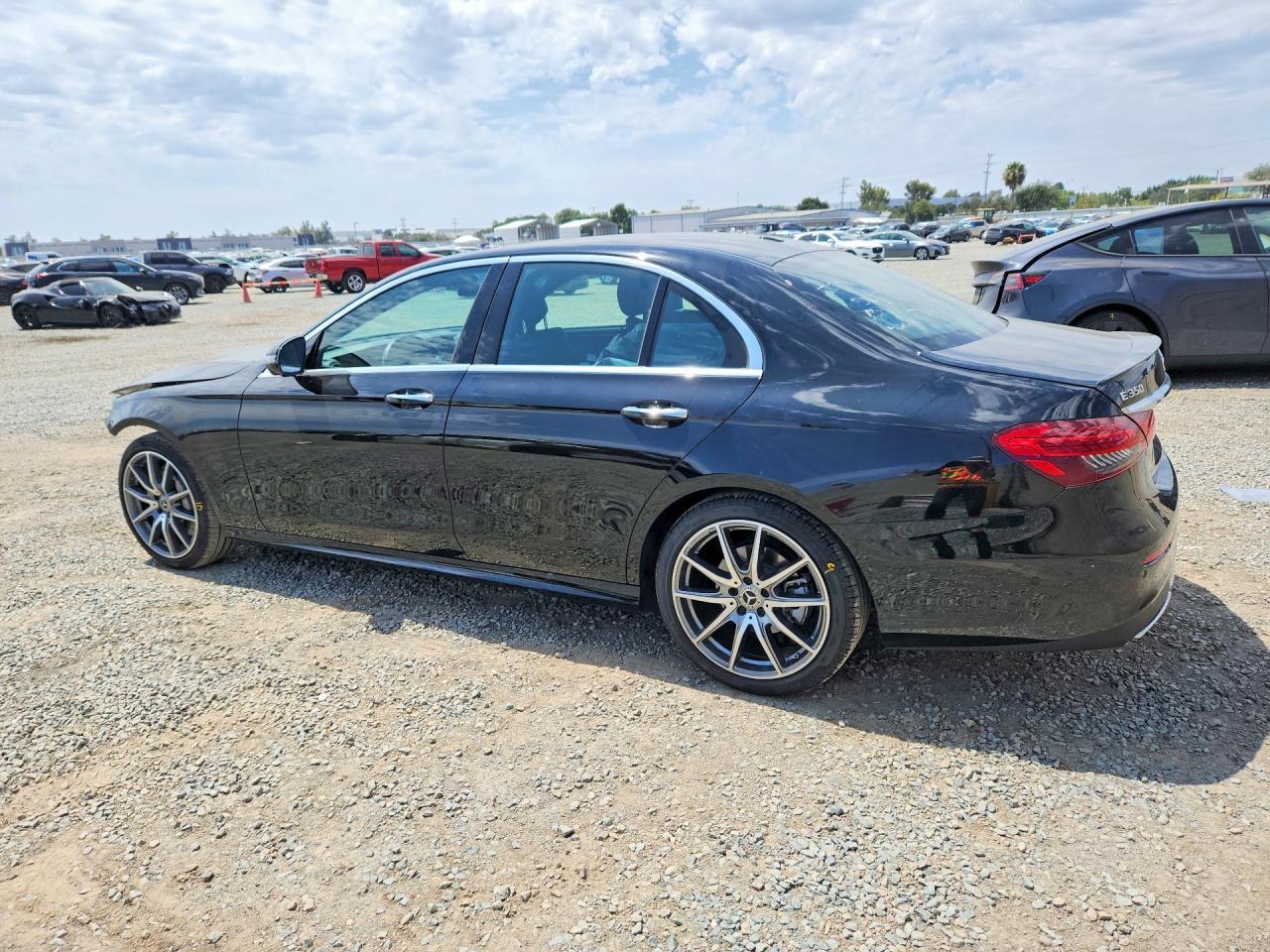 2023 Mercedes-Benz E 350 - zdjęcie 2