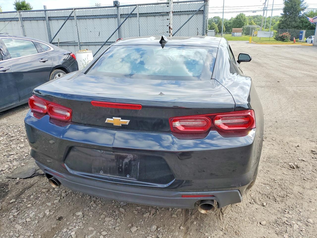 2022 Chevrolet Camaro Ls - zdjęcie 6