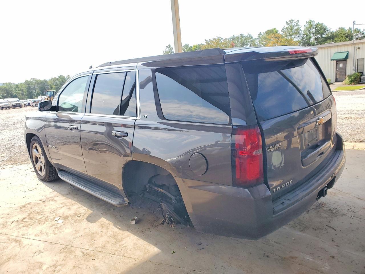 2016 Chevrolet Tahoe C1500 Lt - zdjęcie 2