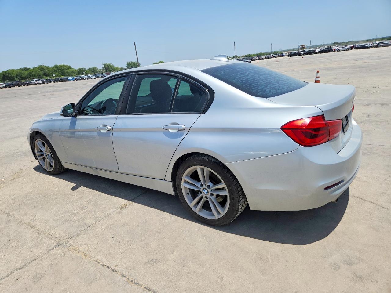 2016 BMW 320 I - zdjęcie 2