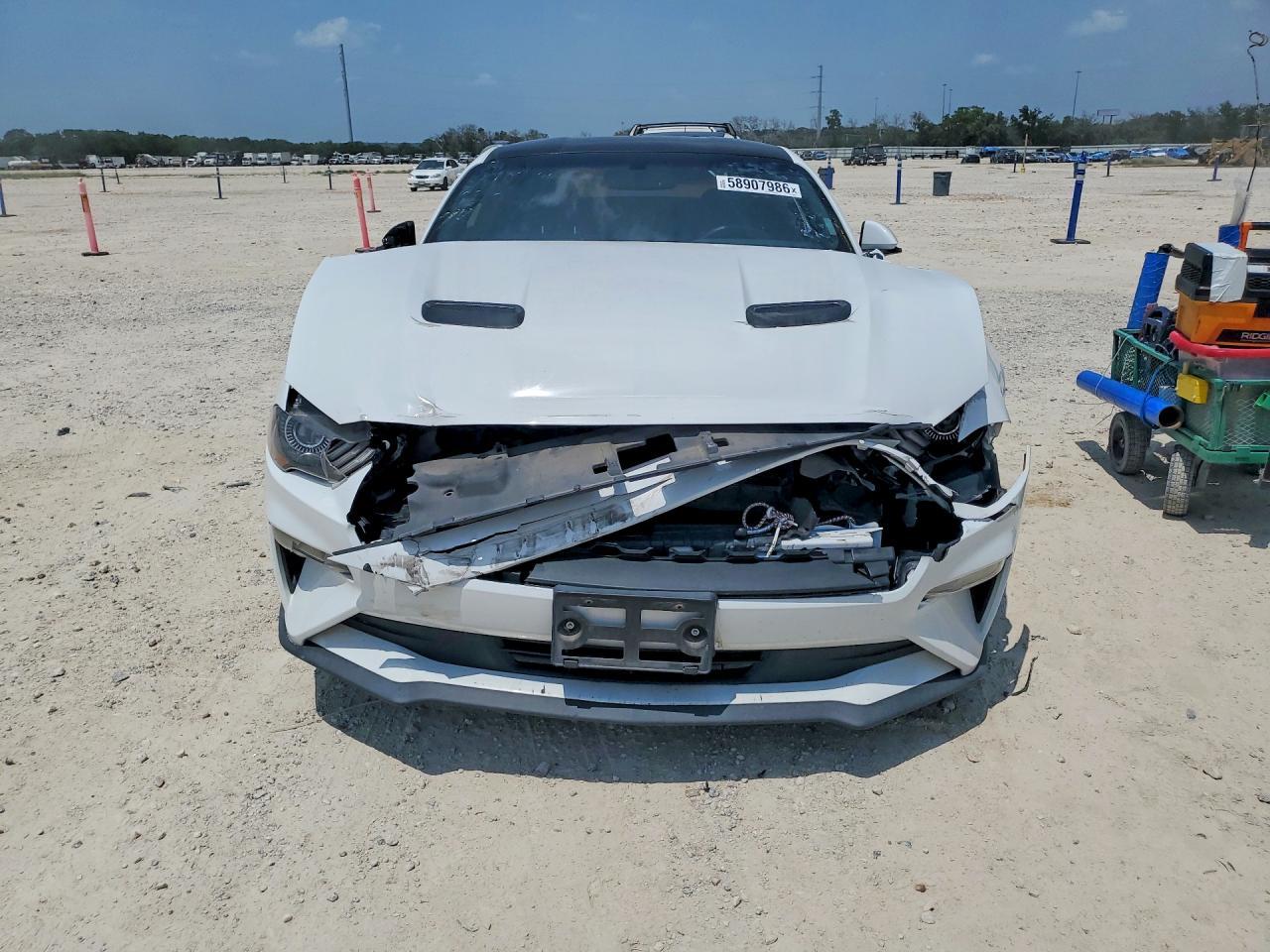2019 Ford Mustang - zdjęcie 5