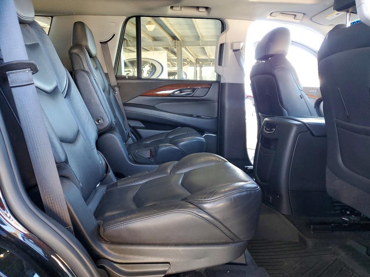 2020 Cadillac Escalade Luxury - zdjęcie 11