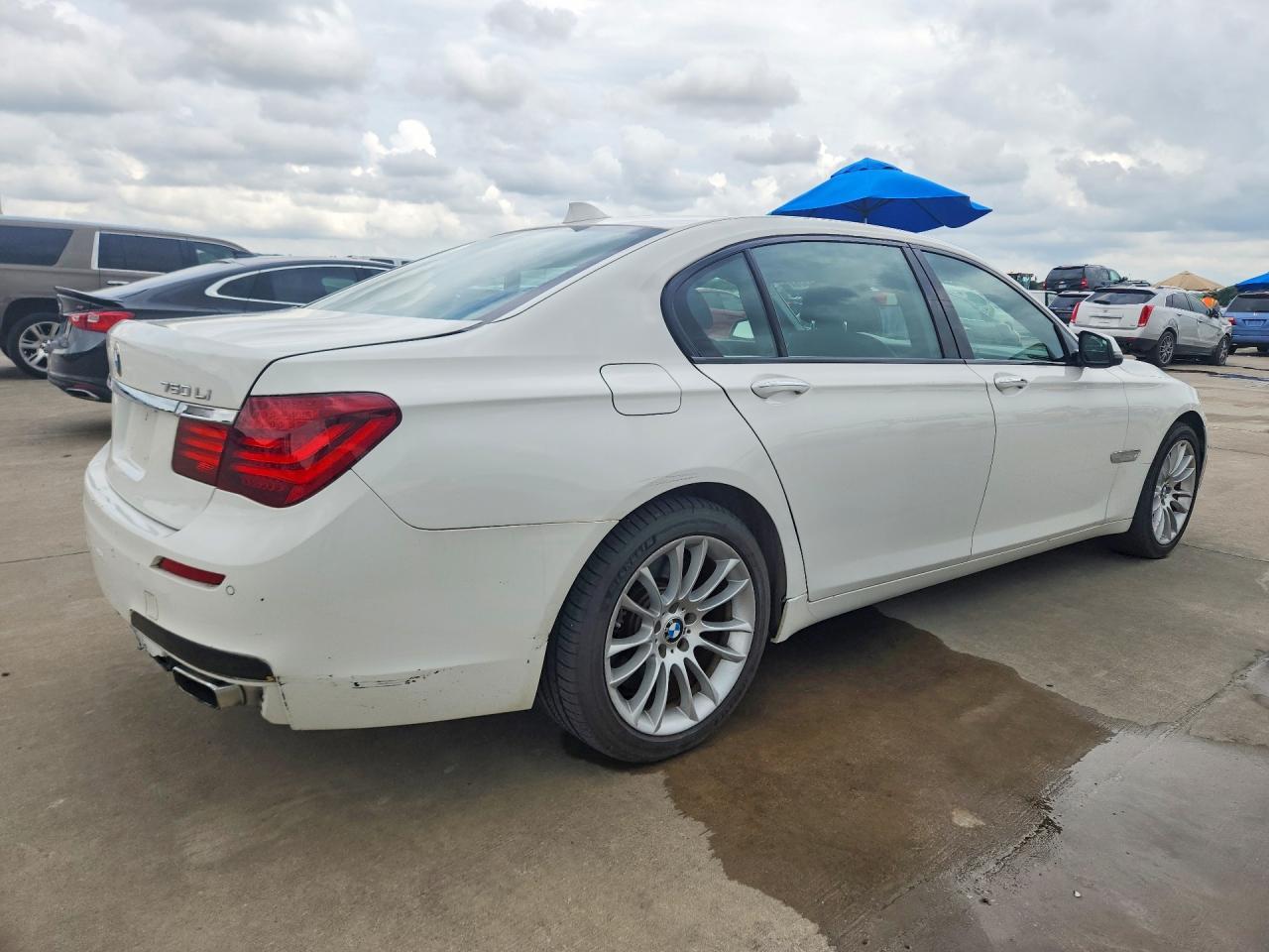 2014 BMW 750 Li - zdjęcie 3