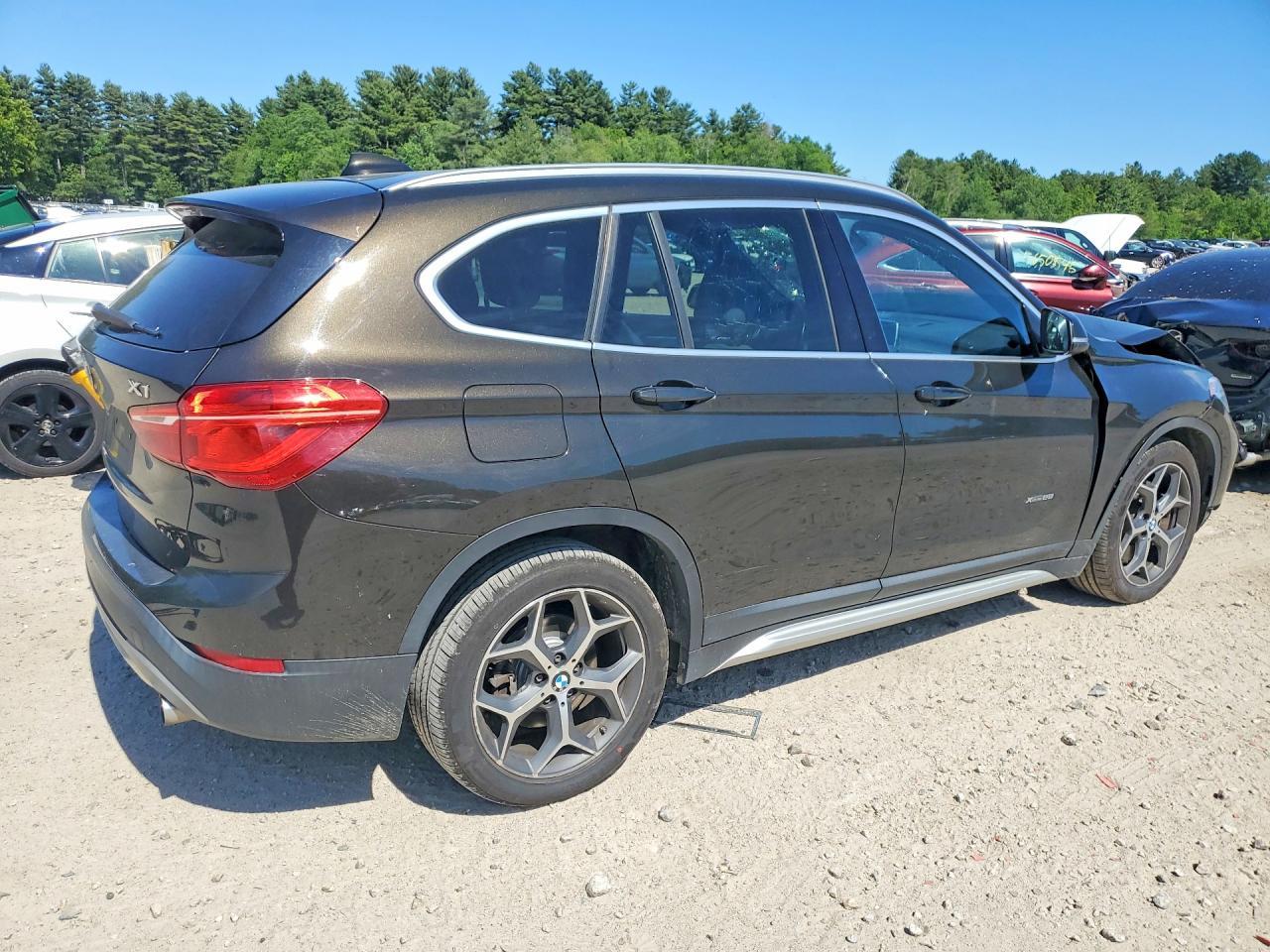 2016 BMW X1 xDrive28I - zdjęcie 3