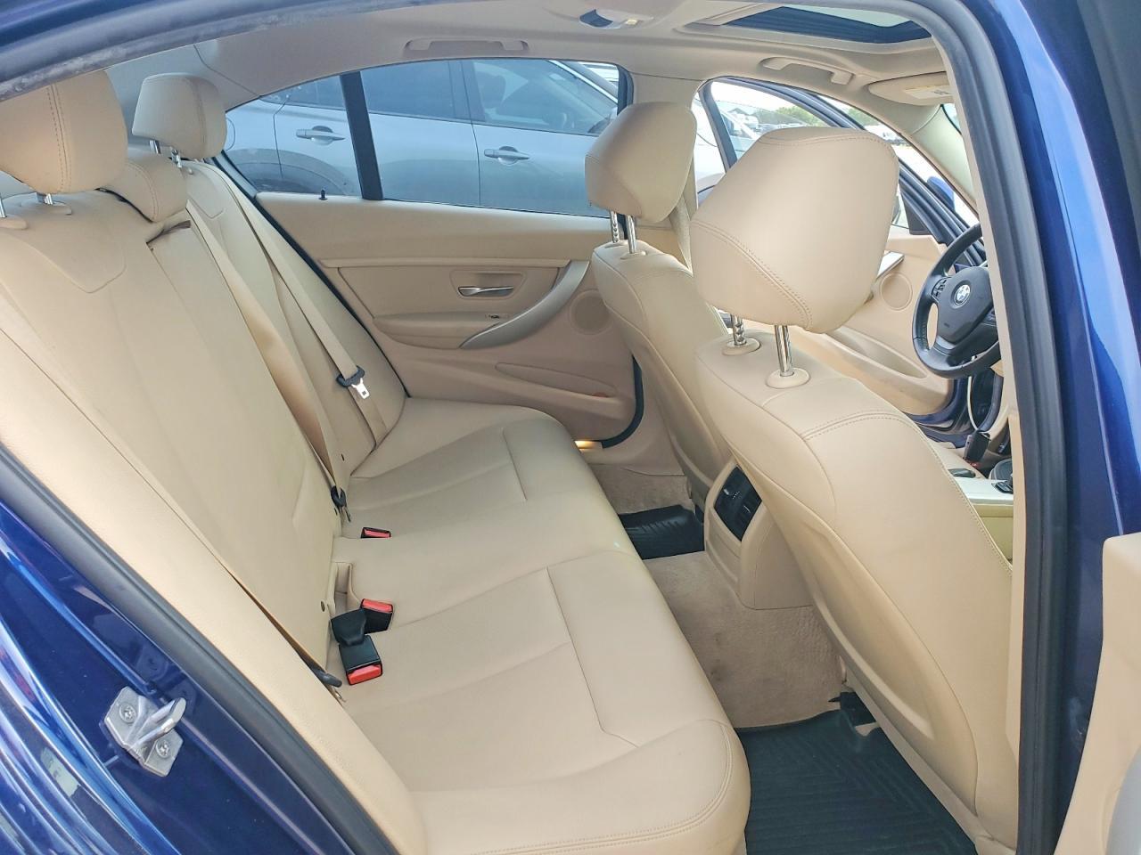 2016 BMW 320 I - zdjęcie 10