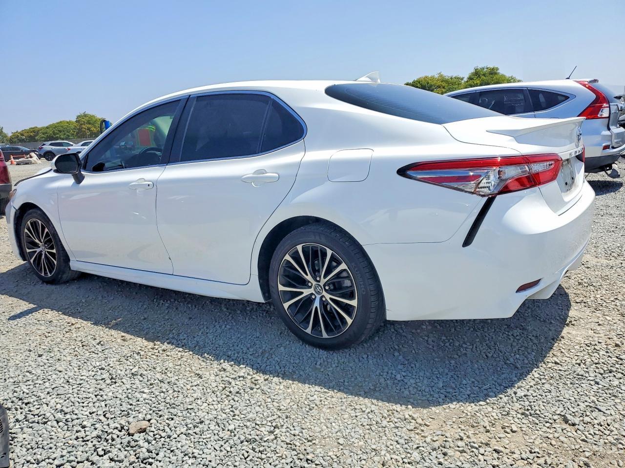 2019 Toyota Camry Se - zdjęcie 2