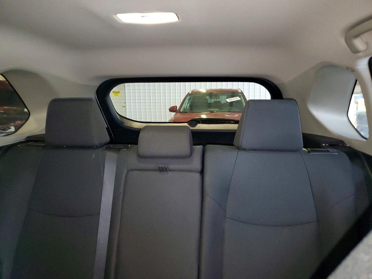 2025 Toyota Rav4 Le - zdjęcie 10