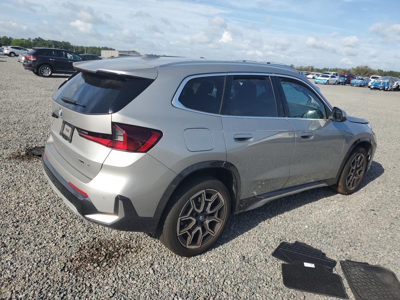 2025 BMW X1 xDrive28I - zdjęcie 3