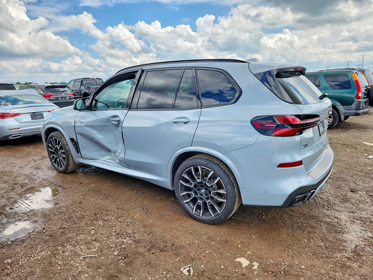 2025 BMW X5 M60I - zdjęcie 2