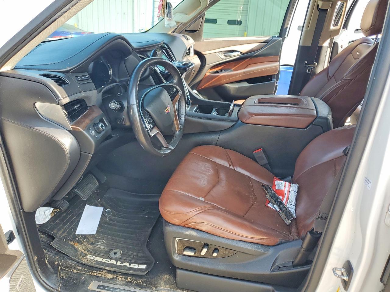 2018 Cadillac Escalade Luxury - zdjęcie 7