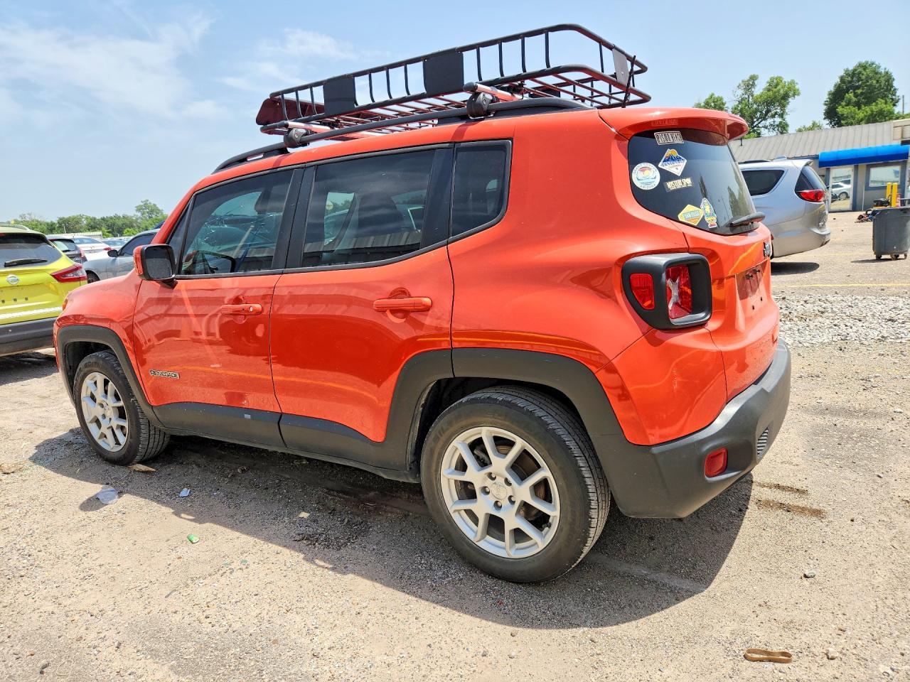 2020 Jeep Renegade Latitude - zdjęcie 2