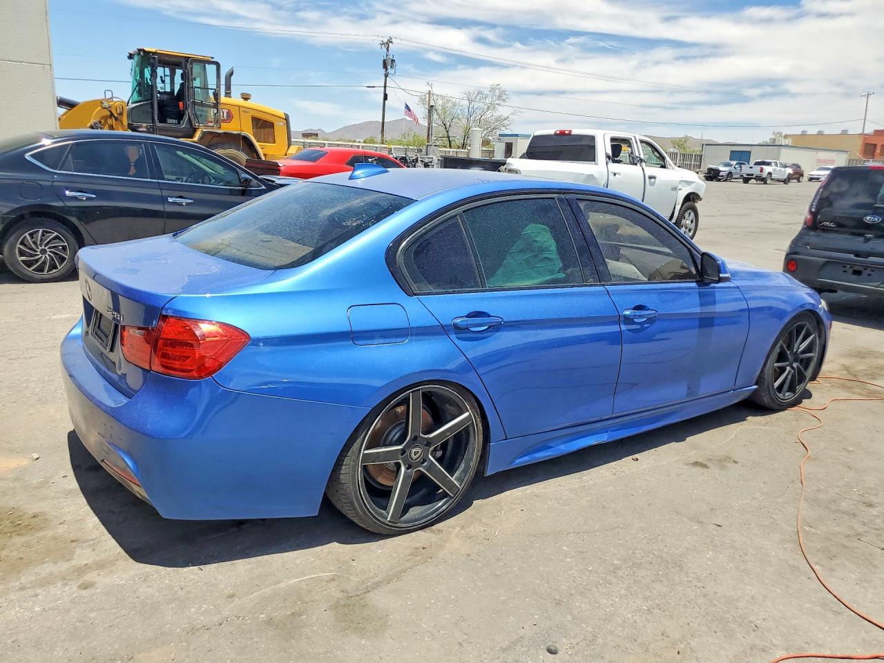 2015 BMW 328 I - zdjęcie 3