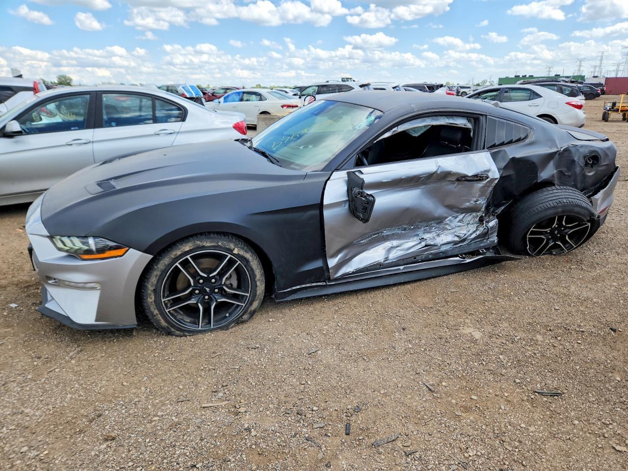 2022 Ford Mustang - zdjęcie główne
