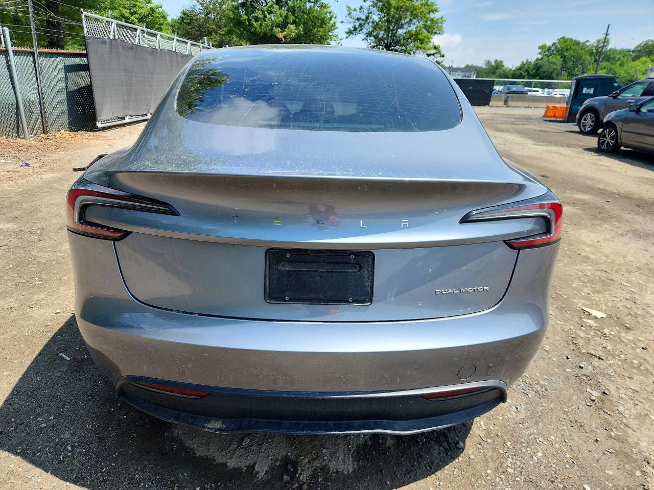 2025 Tesla Model 3 - zdjęcie 6