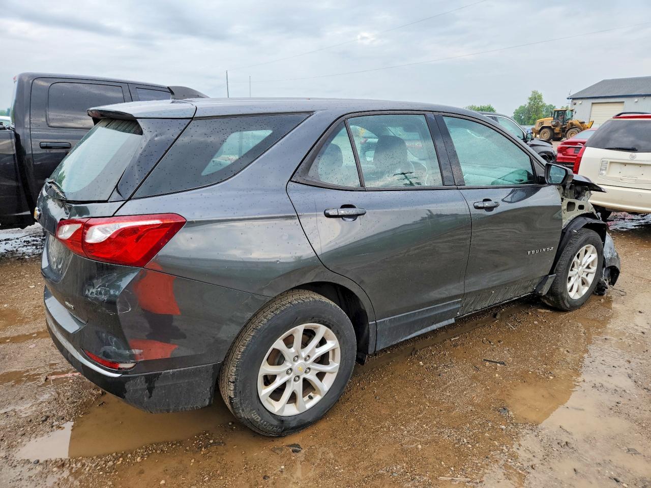 2018 Chevrolet Equinox Ls - zdjęcie 3