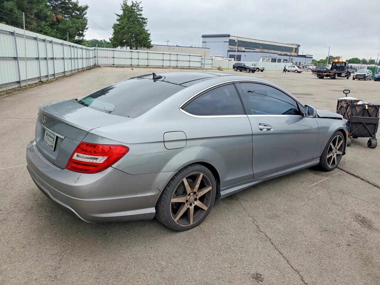 2015 Mercedes-Benz C 250 - zdjęcie 3