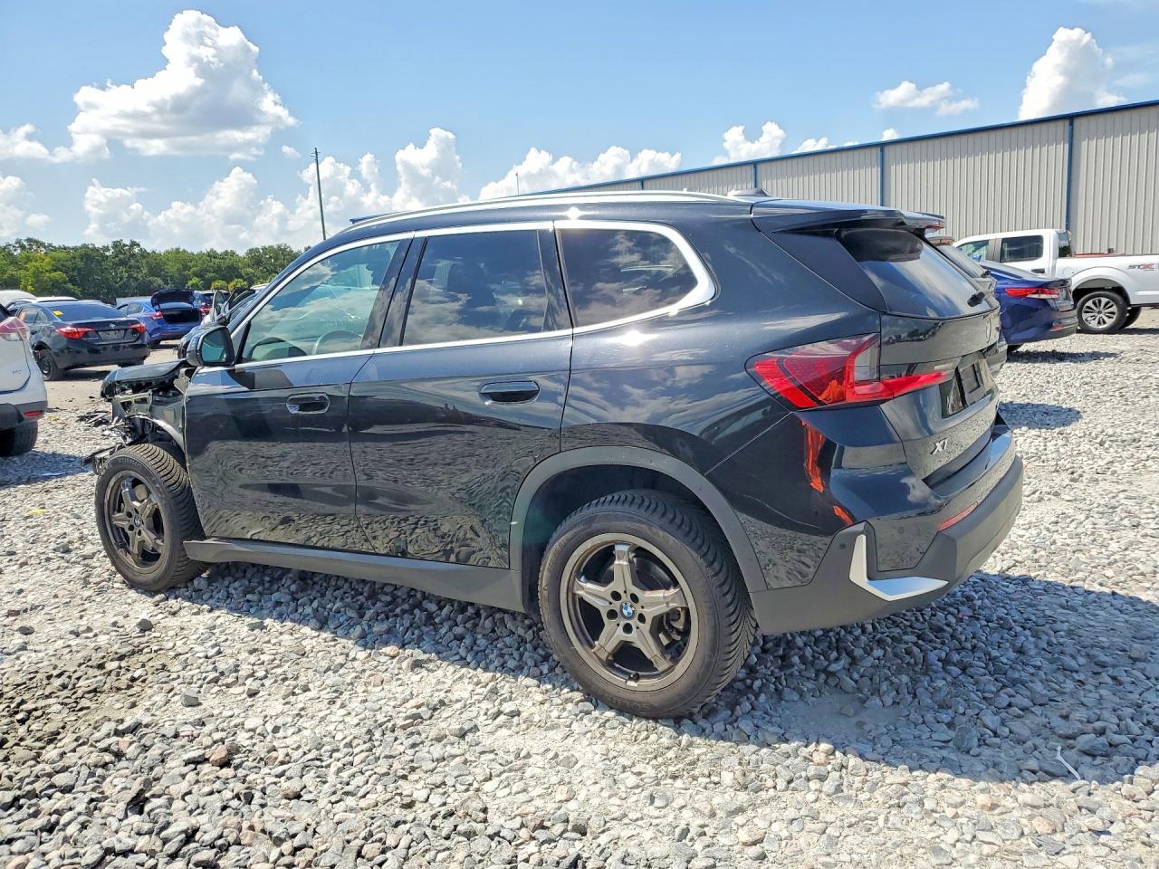 2023 BMW X1 xDrive28I - zdjęcie 2