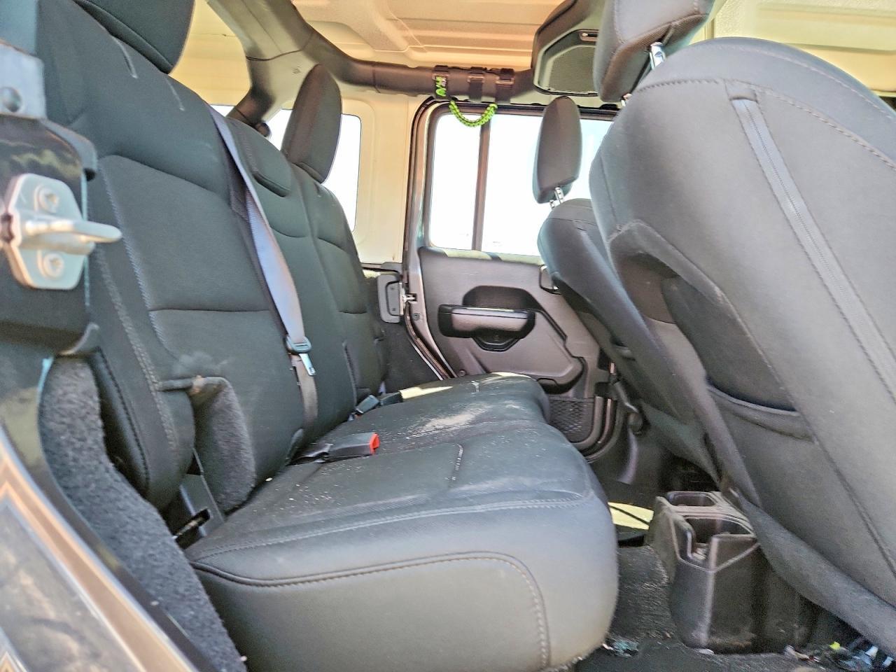 2019 Jeep Wrangler Unlimited Sport - zdjęcie 10