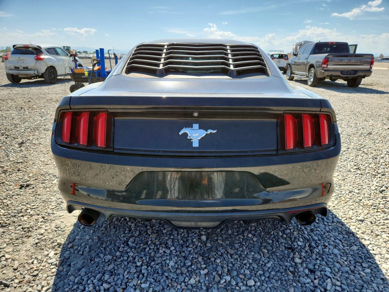 2017 Ford Mustang - zdjęcie 6