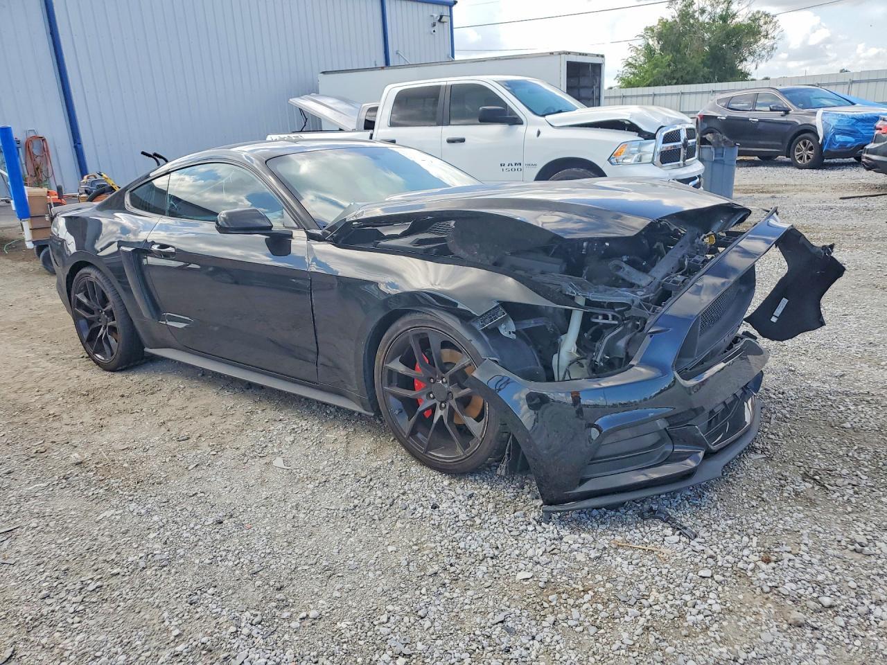 2015 Ford Mustang - zdjęcie 4
