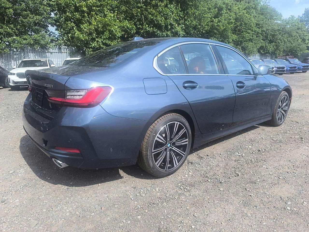 2026 BMW 330Xi - zdjęcie 4