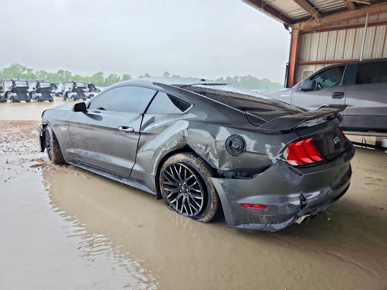 2020 Ford Mustang Gt - zdjęcie 2