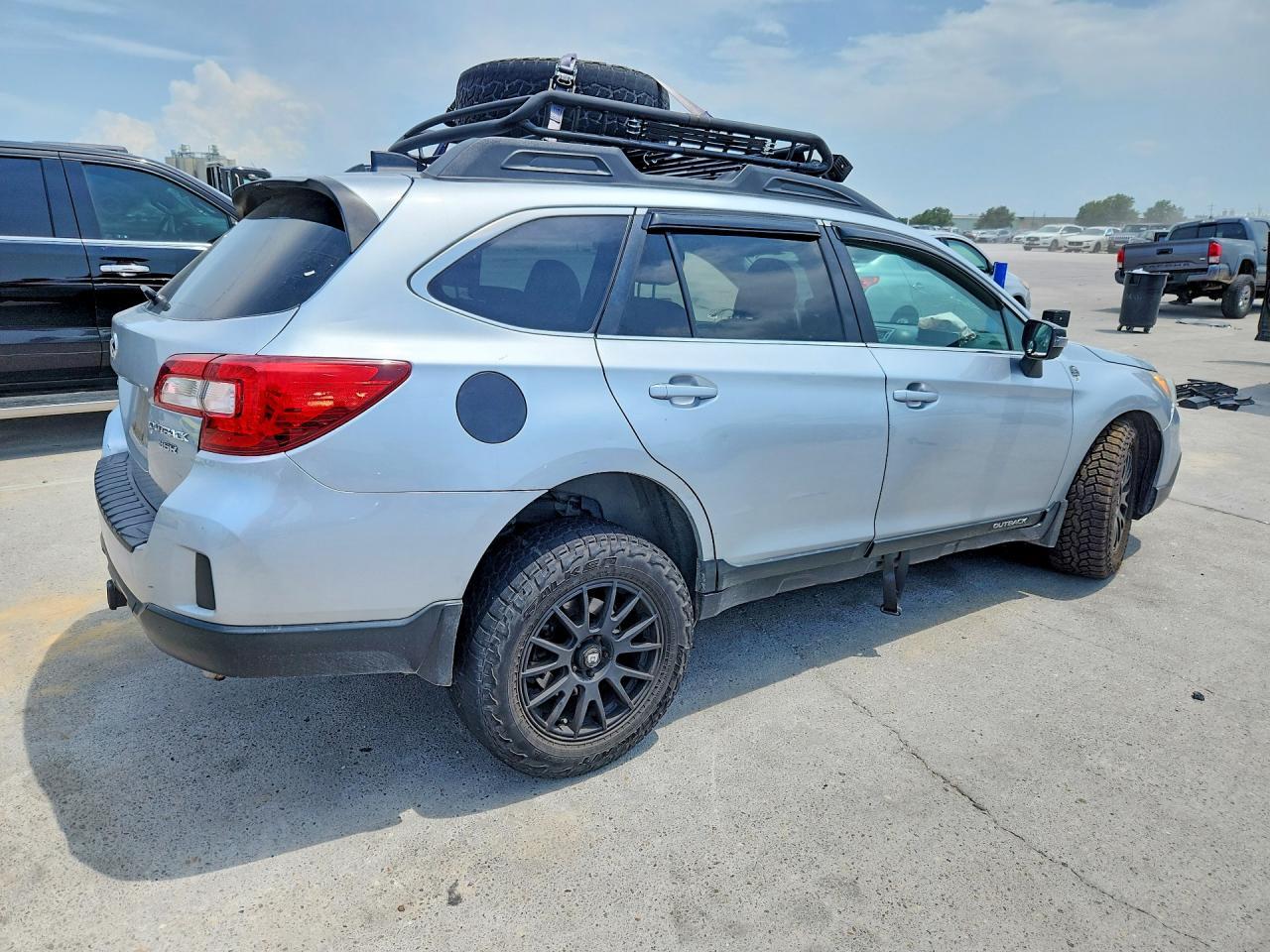 2016 Subaru Outback 3.6R Limited - zdjęcie 3