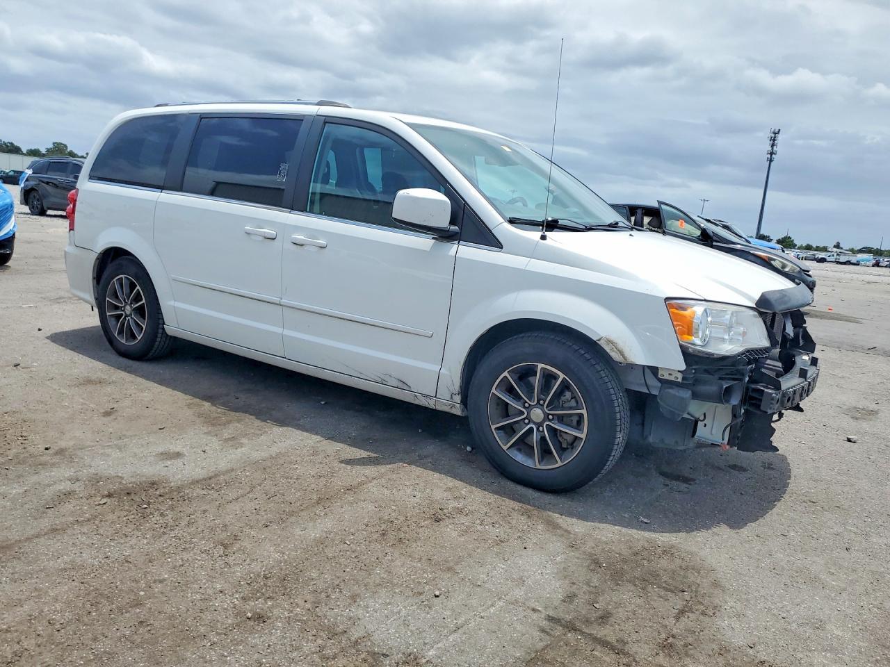 2017 Dodge Grand Caravan Sxt - zdjęcie 4