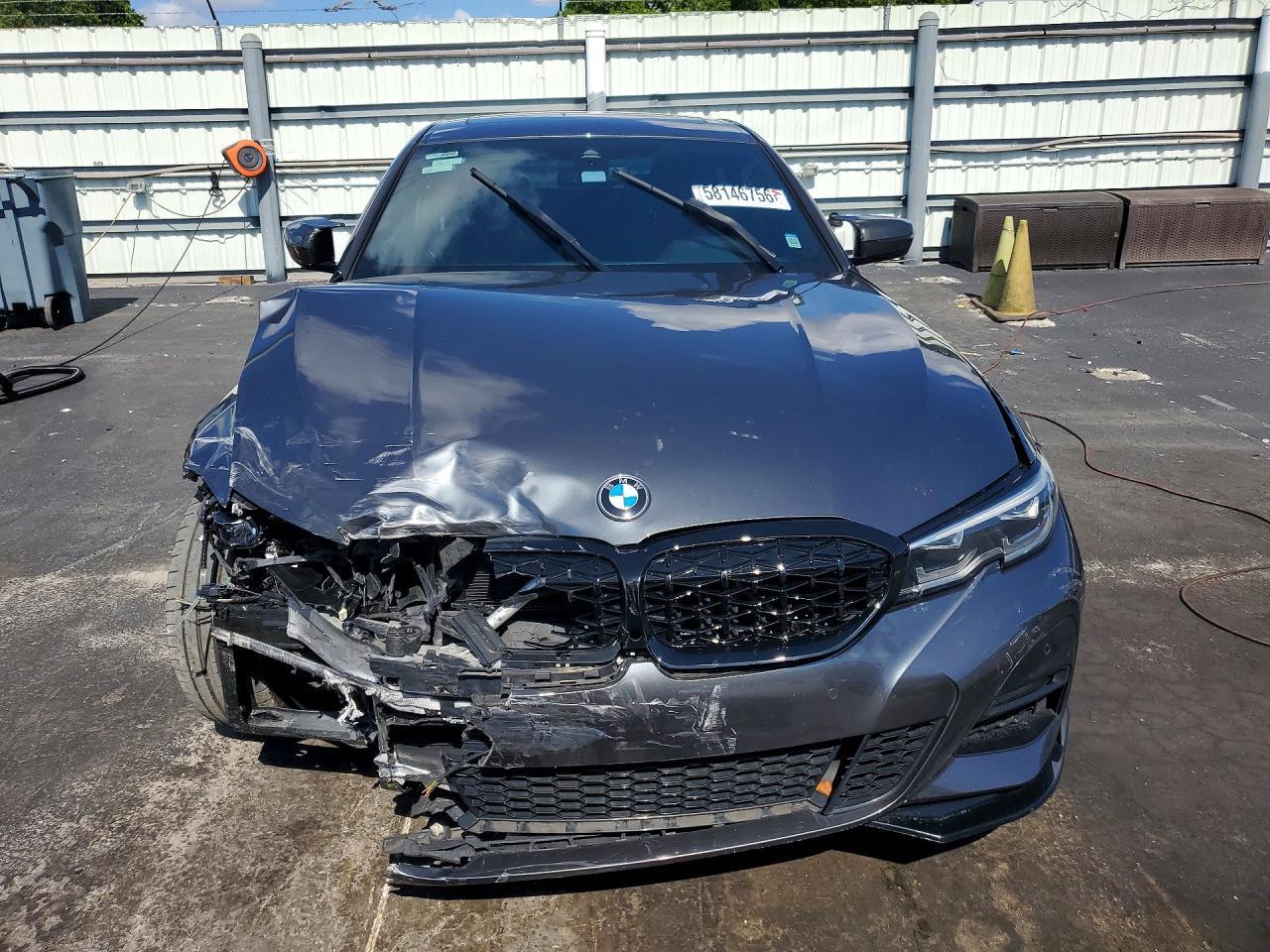 2022 BMW 330I - zdjęcie 5