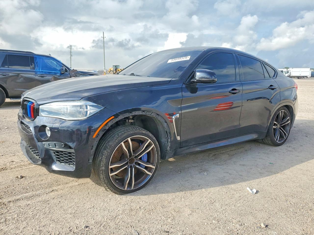 2015 BMW X6 M - zdjęcie główne