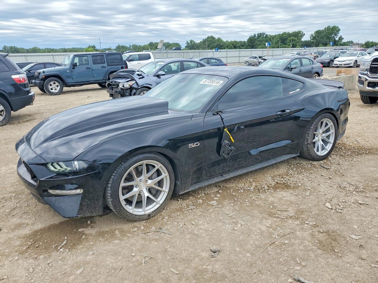 2021 Ford Mustang Gt - zdjęcie główne