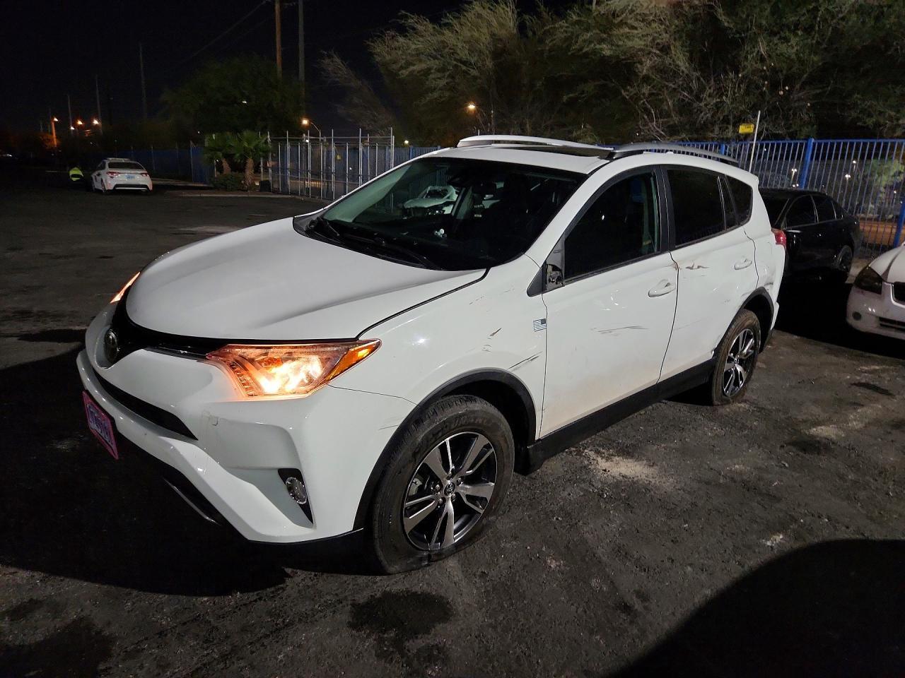2018 Toyota Rav4 Xle - zdjęcie główne