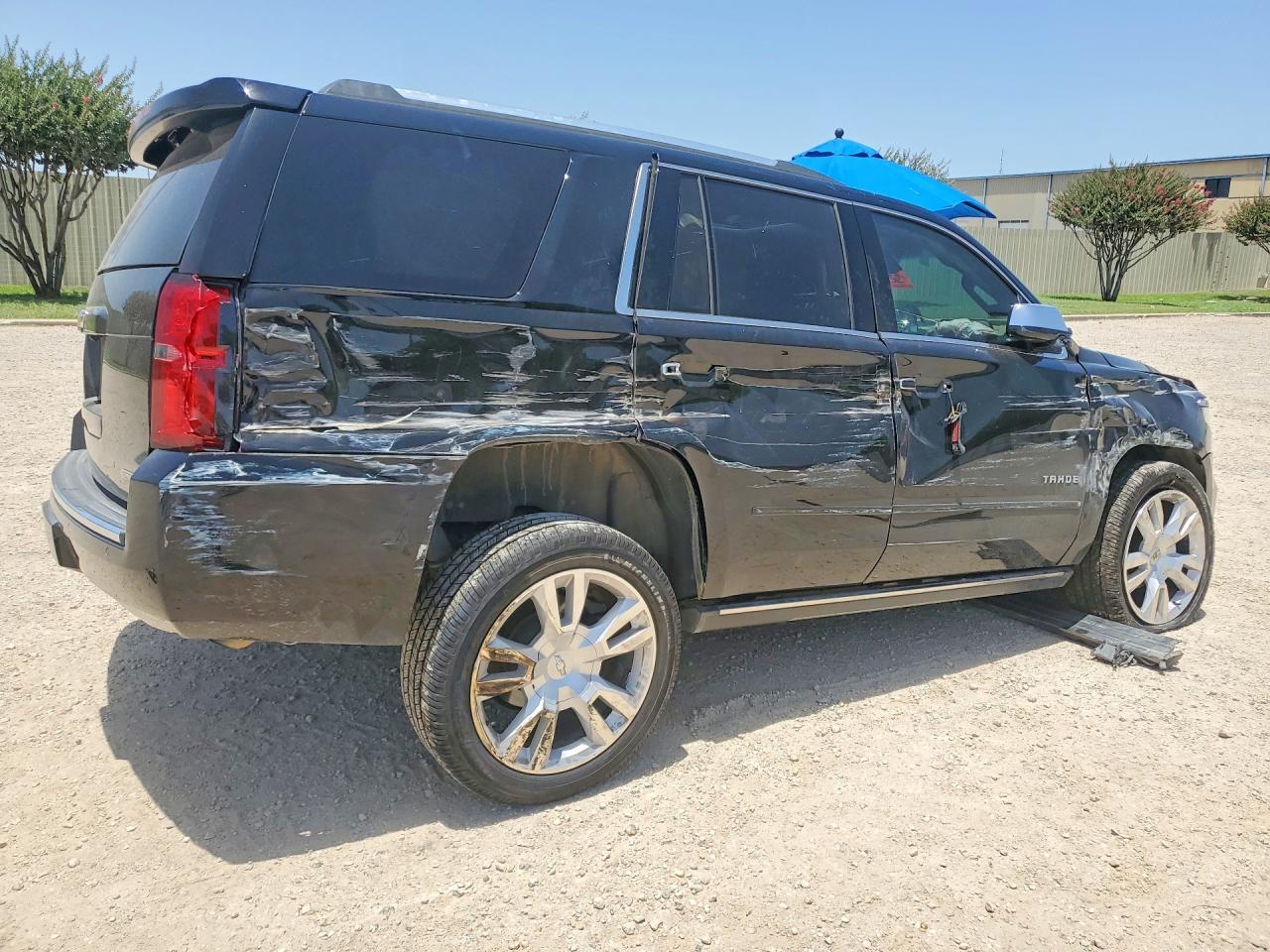 2017 Chevrolet Tahoe C1500 Premier - zdjęcie 3