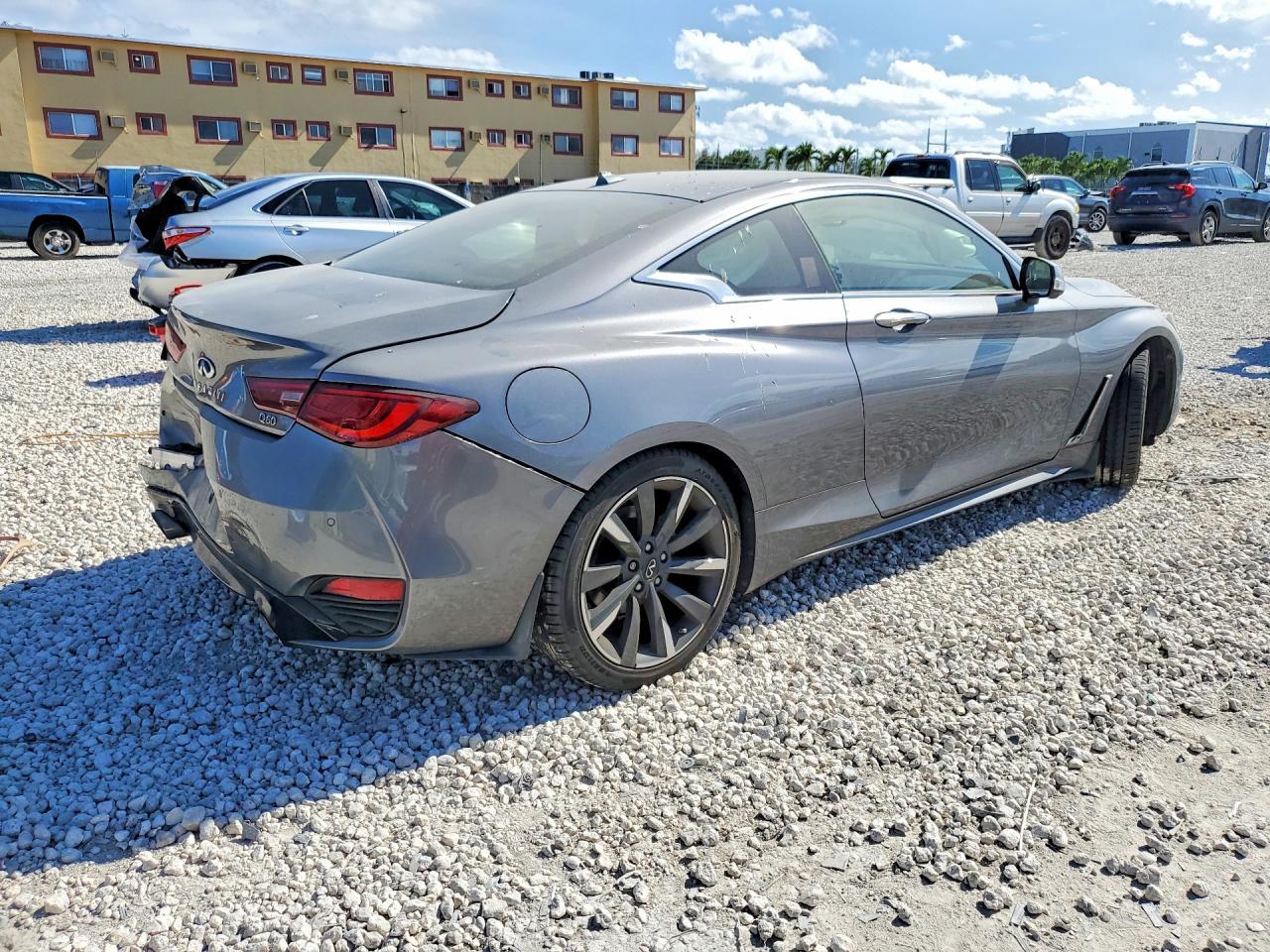 2022 Infiniti Q60 Luxe - zdjęcie 3