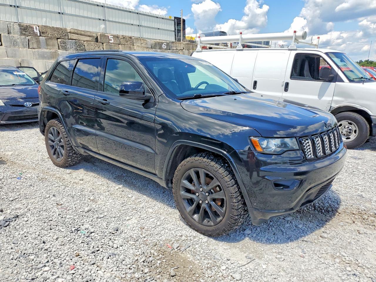 2018 Jeep Grand Cherokee Laredo - zdjęcie 4