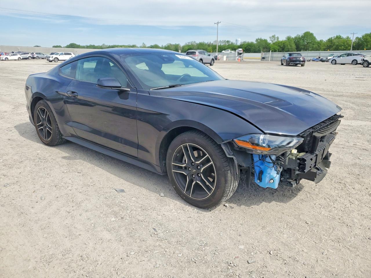 2021 Ford Mustang - zdjęcie 4