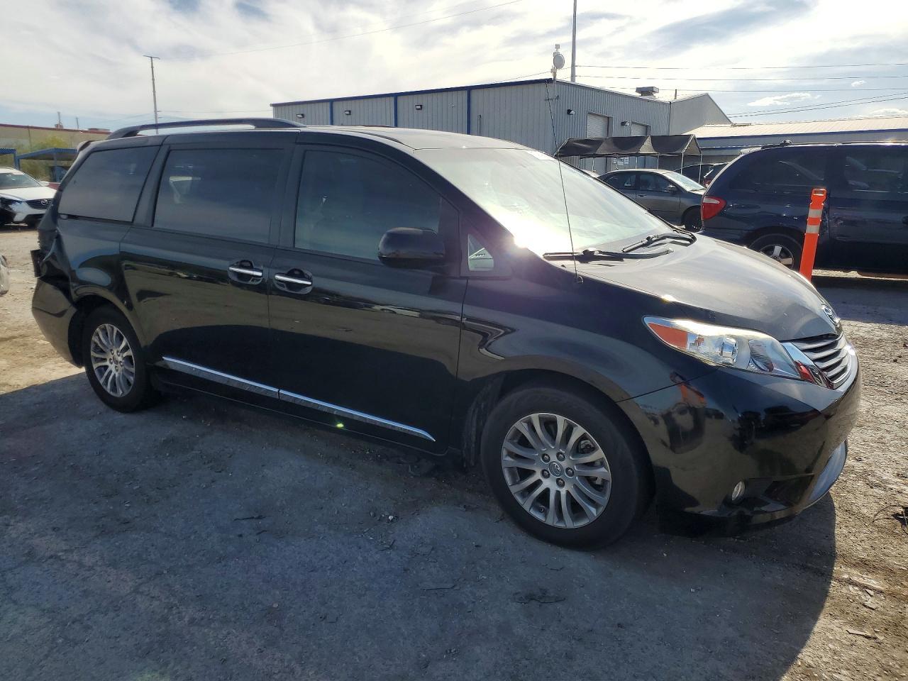 2014 Toyota Sienna Xle 8-Passenger - zdjęcie 4
