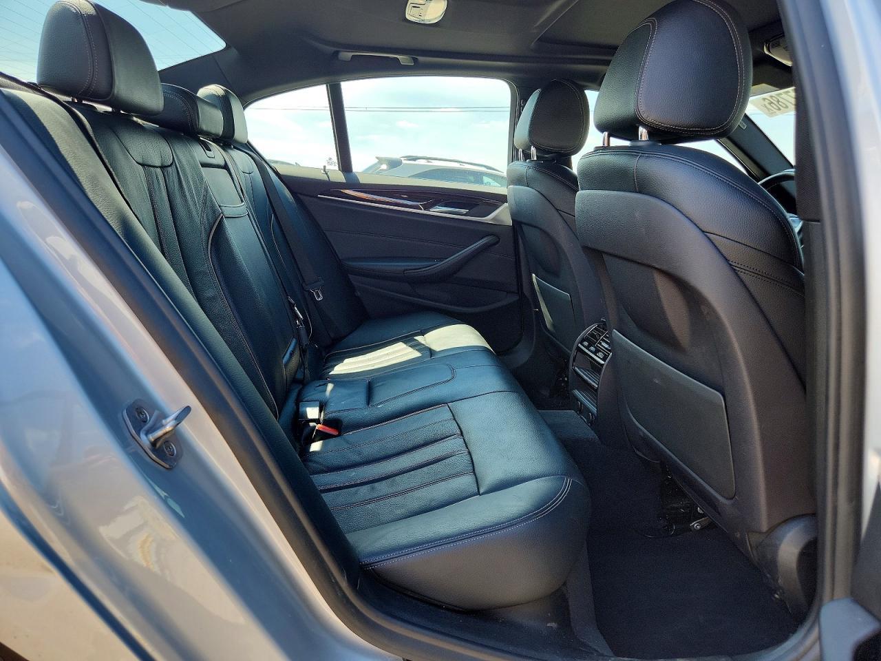 2018 BMW Seria 5 530i - zdjęcie 10
