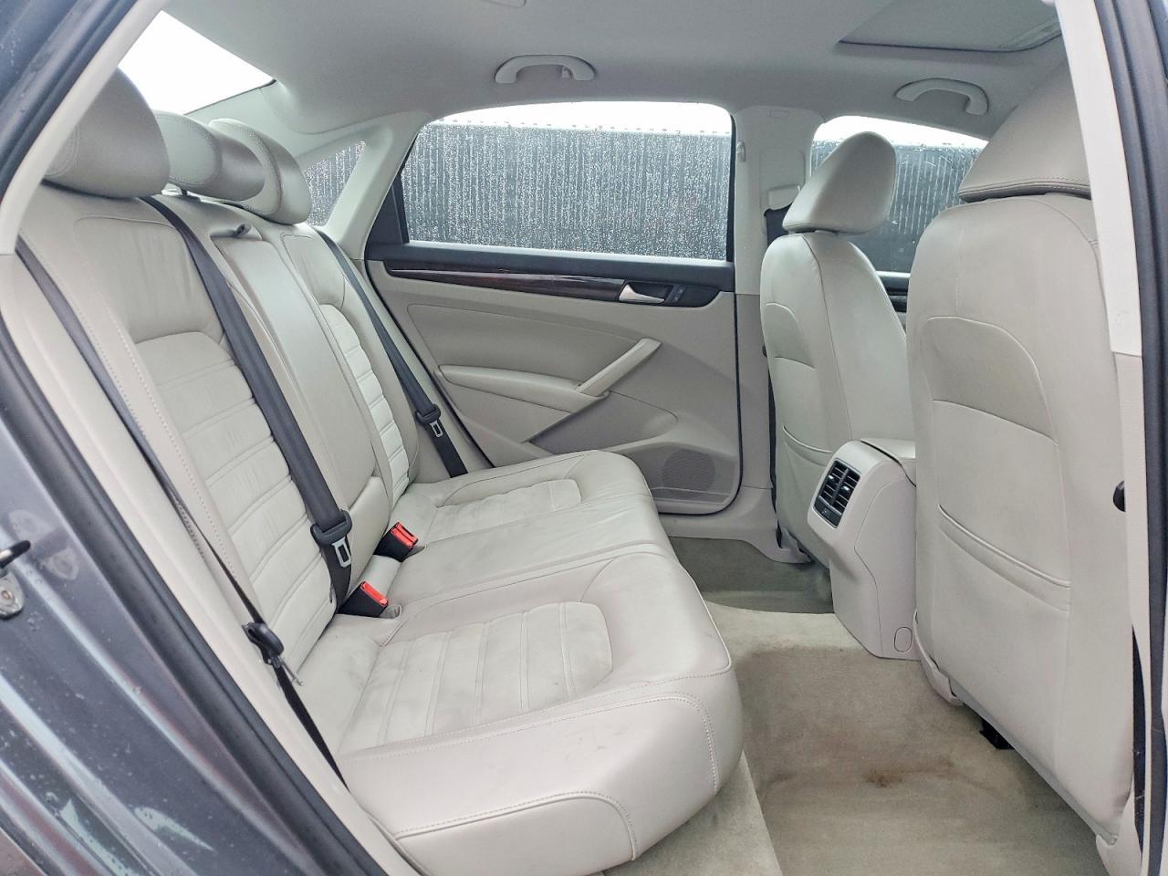 2014 Volkswagen Passat Sel - zdjęcie 10